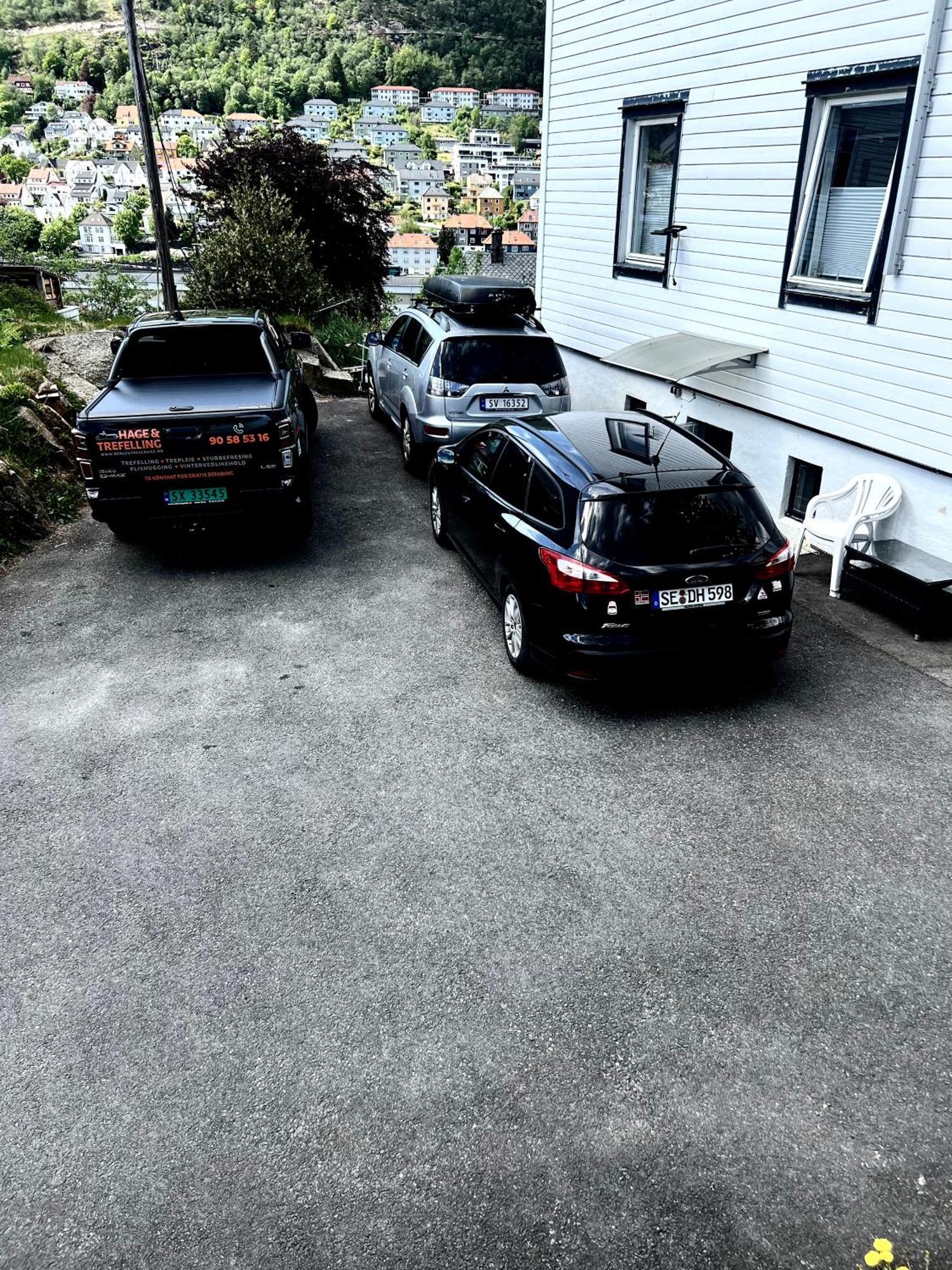 Modern Apartment With Free Parking Bergen Bagian luar foto